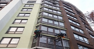 Установка крыши на балкон Мариинск цена от 1035 руб. м/2.